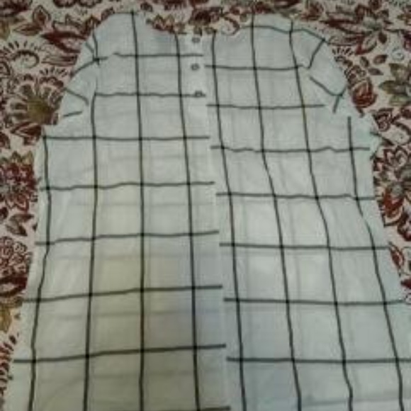 blouse - Picture 2 of 2